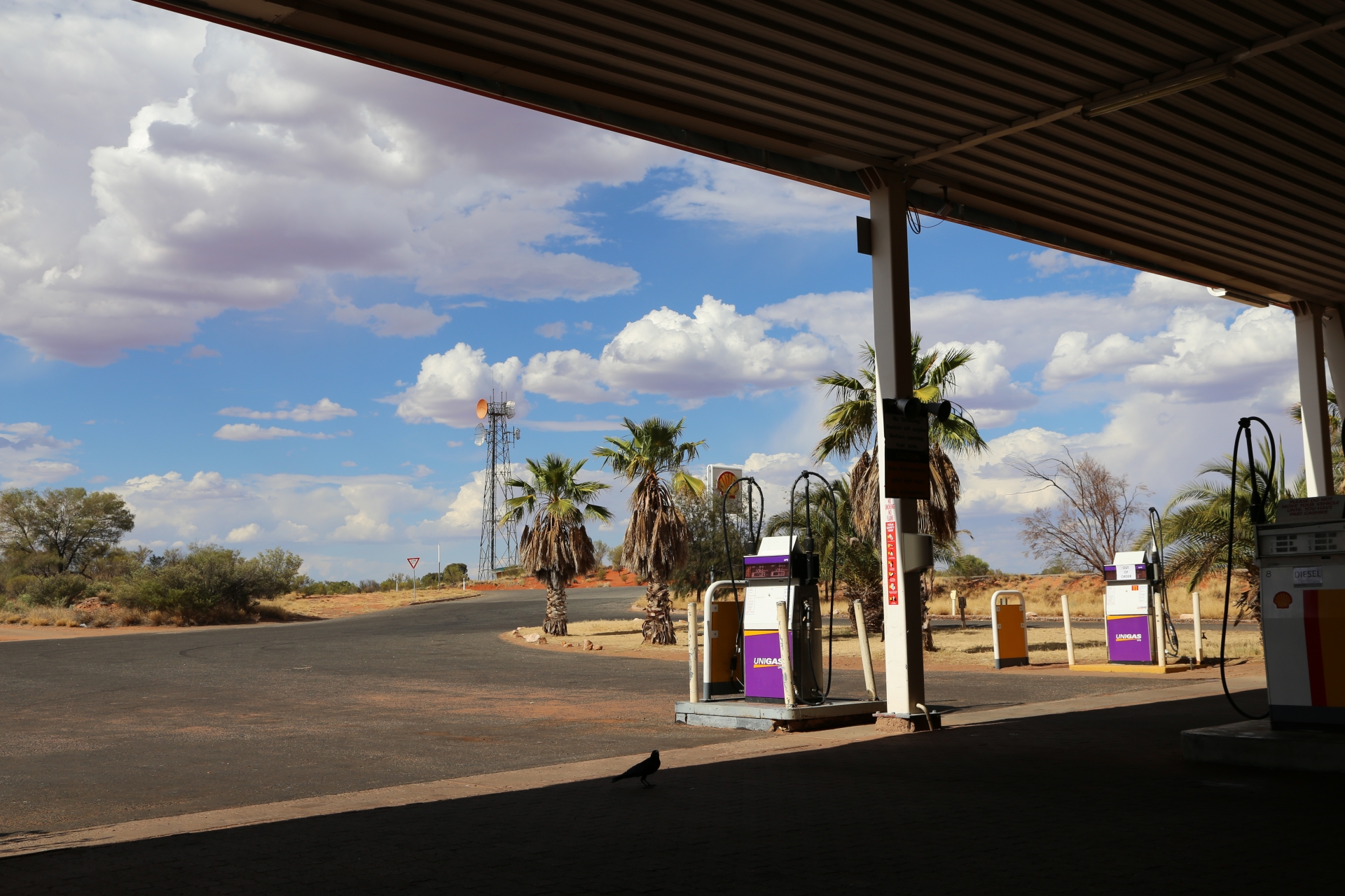 ガソリンスタンドの風景